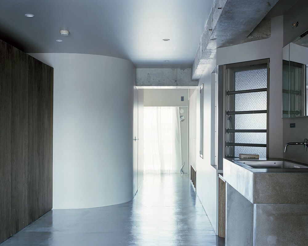 packing houseの洗面所前の空間